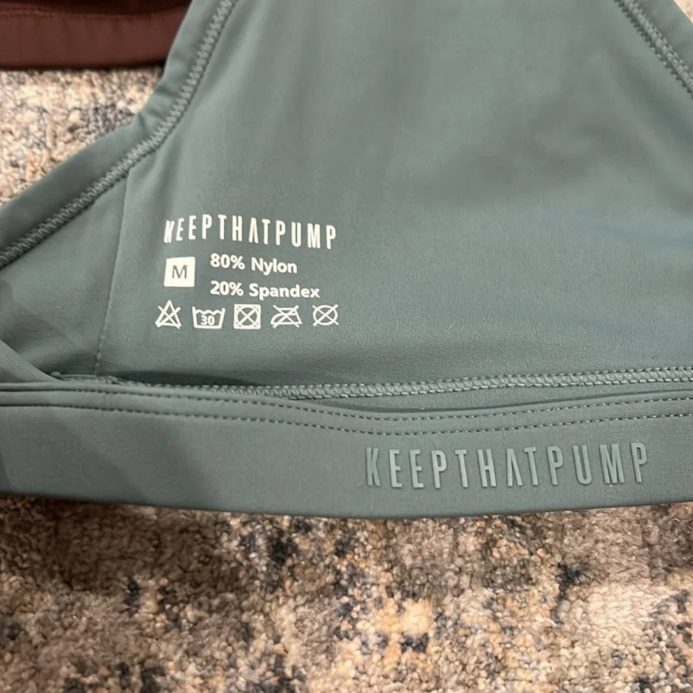 Keep That Pump sports bras - Picture 3 of 8